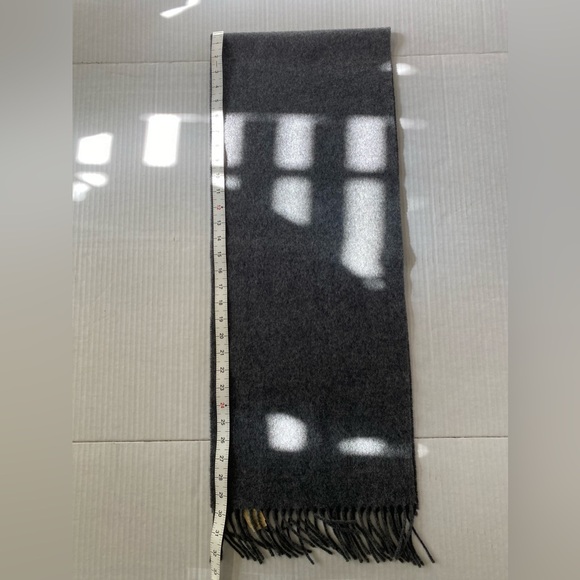 NWT VTG Harrods of London Lambswool Fringed Scarf Embroidered Logo Charcoal - Picture 7 of 10